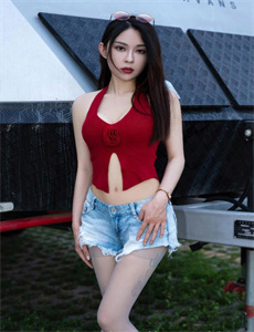 校花公车被强爽翻